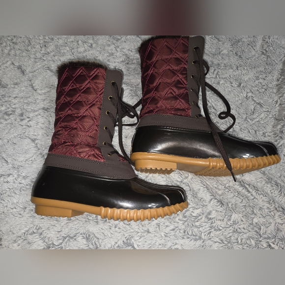 Magellan Outdoors Women's Brown and Burgundy Insulated Lace-Up Winter Boots - Picture 6 of 11